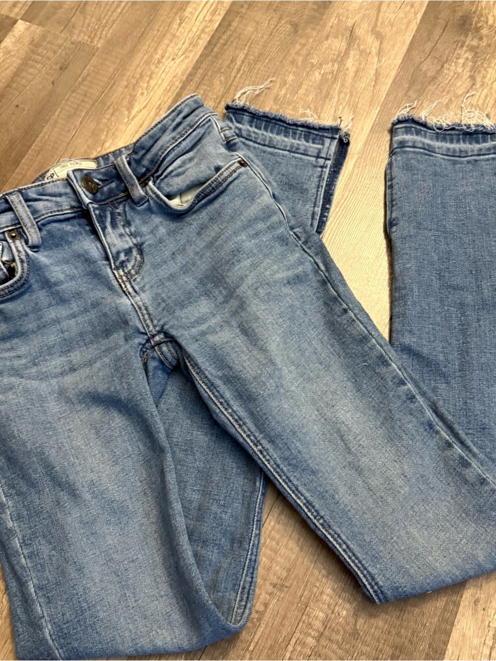 Free People Light Wash Raw Hem Side Slit Skinny Jeans W24 Y2K Inspired
